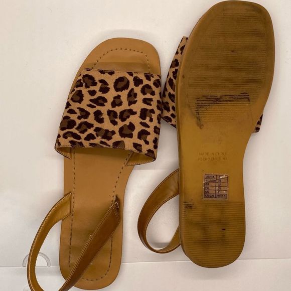 Forever 21 Women's Brown Leopard Slingback Flat Sandals Size 8 - Picture 2 of 5